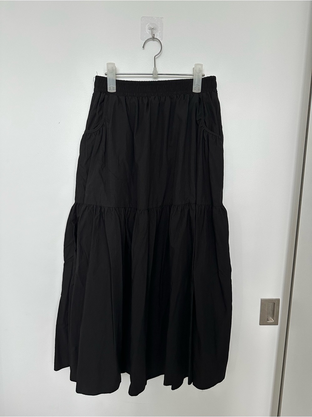 Black long skirt with pockets